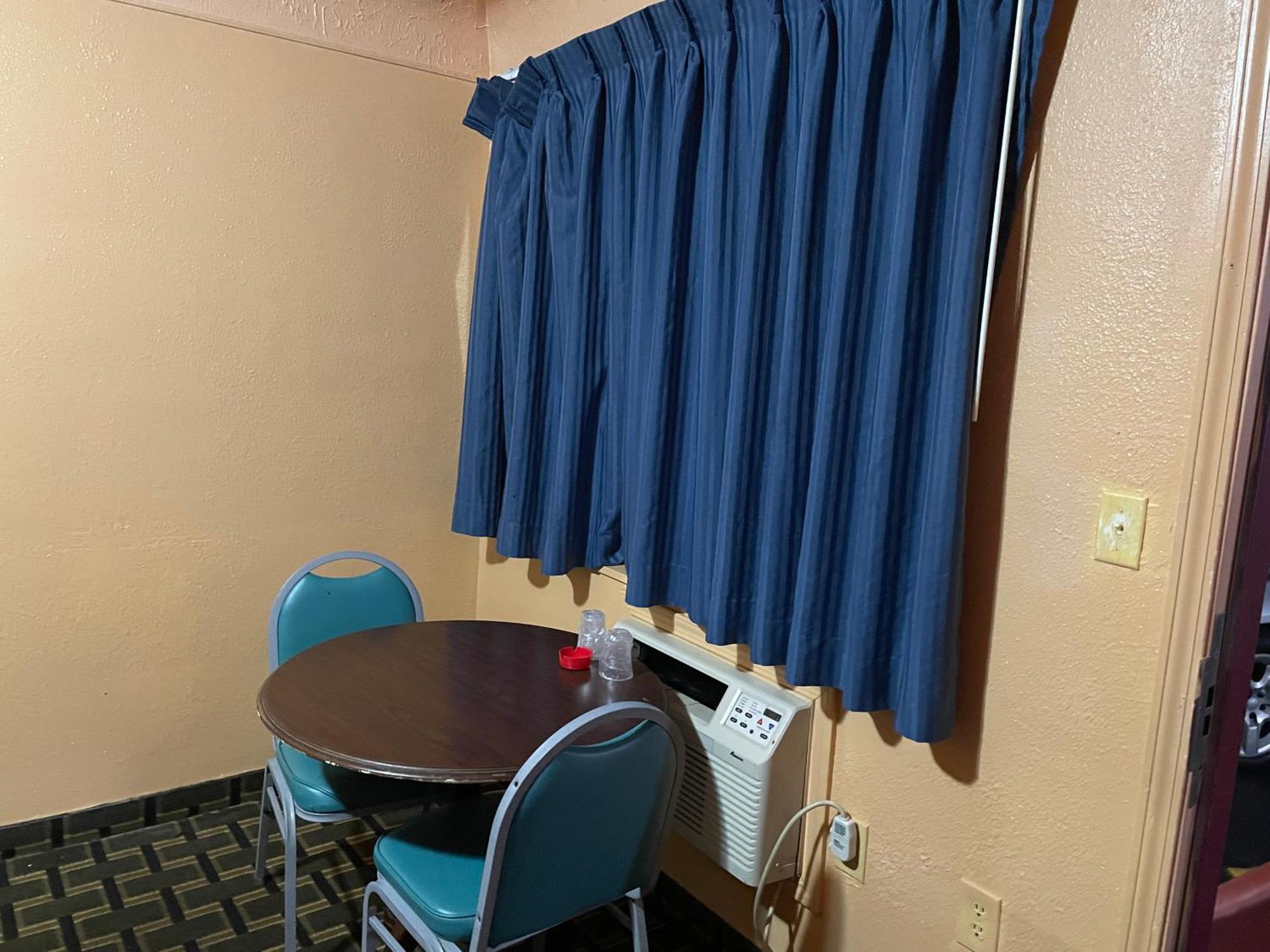 Deluxe Inn Motel Detroit Luaran gambar